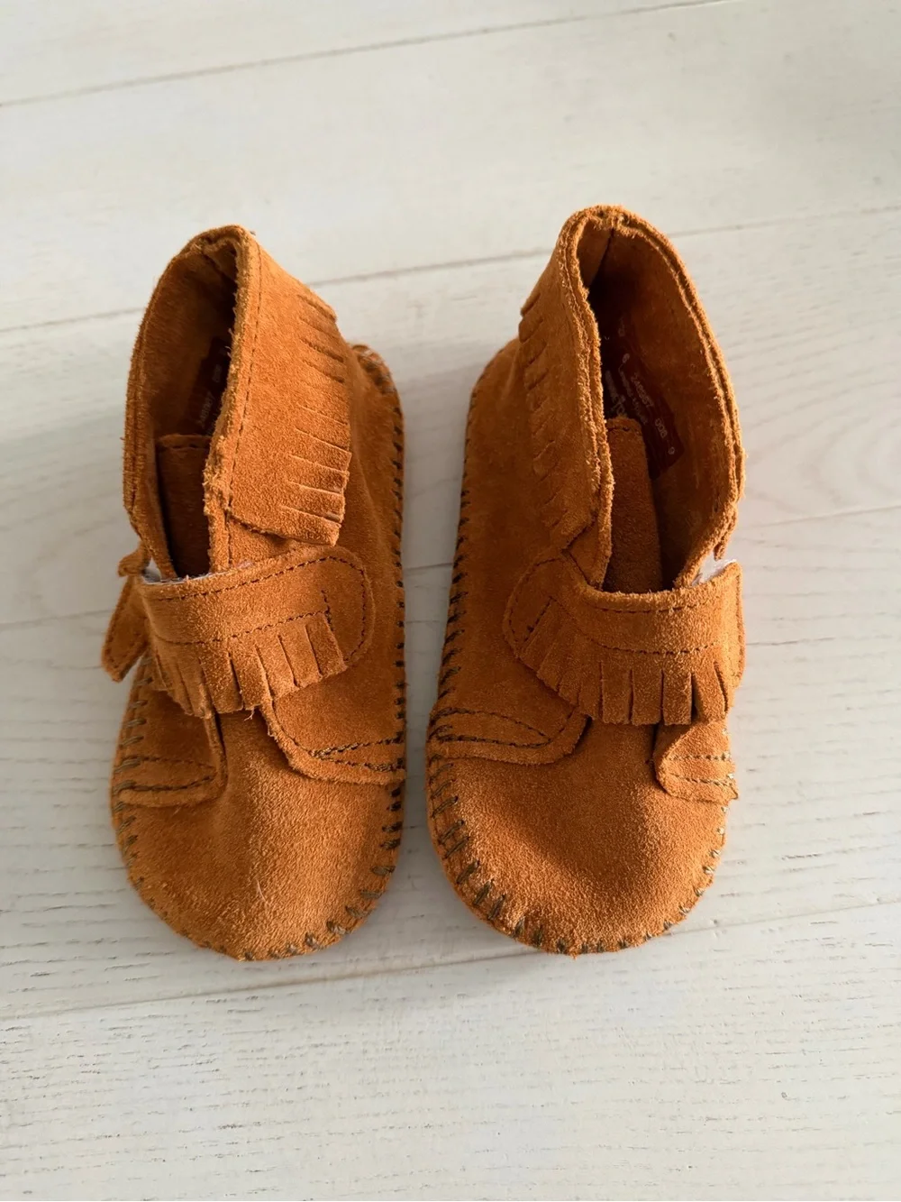 Minnetonka infants front strap moccasin